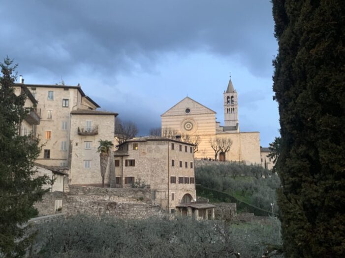 Giornata mondiale senza auto, viaggio sostenibile: Roma-Assisi in treno