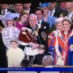 Kate appare di nuovo in pubblico sul balcone di Buckingham Palace